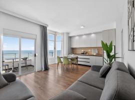 Wave Beachfront Apartments، فندق في دوريس