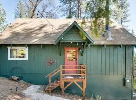 Amazing Cabin in the Pines Sleeps 10