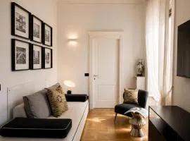 ComeCasa Sforza Chic Stay -10 Min Walk from DUOMO