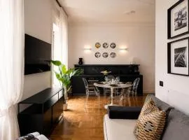 ComeCasa Sforza Chic Stay -10 Min Walk from DUOMO