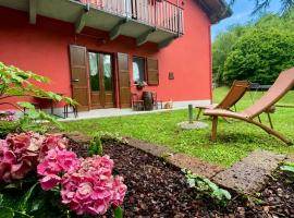 Casa Iris, hotelli kohteessa Omegna