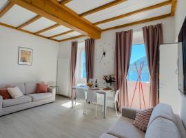 Belvedere 237A Lakeview Luxury Apartment, hotel v mestu Ghiffa