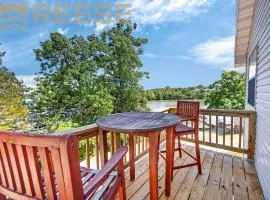 Central Lakeside Home