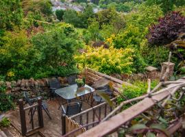 Haworth Stone Cottage with Log Burner and Valley Views, Hotel in Haworth