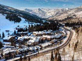 Resort Townhome with Deck Grill Fireplace WiFi Shared Pool & Hot Tub-Sauna, hotel en Solitude