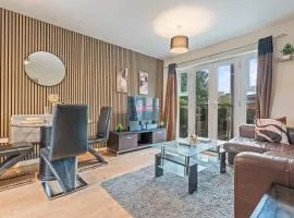 Cozy 2-bed 2 bath City centre flat, free parking