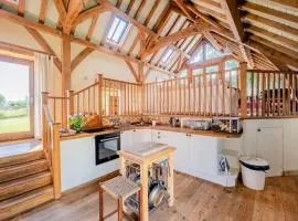 Airy Barn Conversion Private Parking & Garden