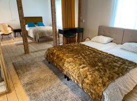 Karula Stay - 2 Bedroom City House and Caravan, hotel a Antsla