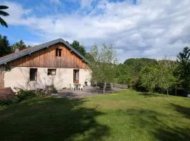 Gîte élégant en pleine nature avec terrasse, départ randonnées, parking privé et équipements inclus - FR-1-589-384