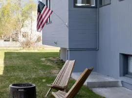 Alaskan Hideaway | Cozy & Adventure-Ready