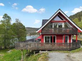 Stunning Home In Nordtveitgrend, hotel v mestu Haugen