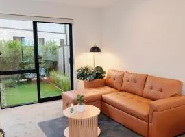 Modern Classic Townhouse 2BR 2Bath Sleeps up to 6
