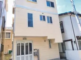 A whole-house rental with parking for up to 12 guests- Conveniently located within walking distance of three stations and three train lines connecting to Asakusa, Disney, Tokyo Skytree, Tokyo Station, Narita & Haneda Airport-Sakura Private Vacation House