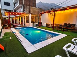 CASA HOSPEDAJE RICARDO PALMA con PISCINA, hotelli kohteessa Ricardo Palma