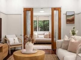 Treehaven House & Cottage - Maleny Retreat