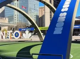 City Centre Suite, Steps to UofT, TMU, Yonge-Dundas Square