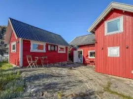 Cozy Home In Skärhamn With Wifi