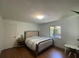 Private room, King and Queen bed, No Kitchen