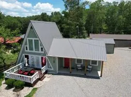 Kentucky Lake Family Cabin! Pet Friendly
