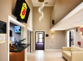 Super 8 by Wyndham Champaign