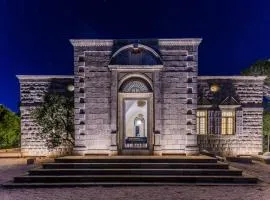 Amani Luxury 4-Bedroom Villa & Pool in Batroun