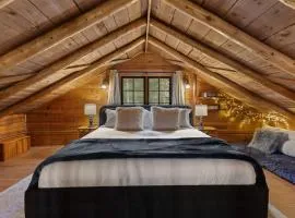 Cozy Updated Cabin w Barrel Sauna EV Charger