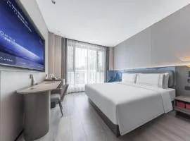 Atour Light Hotel Zhuhai Xiangzhou Mingzhu Station
