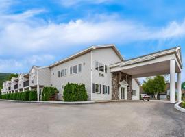 Quality Inn & Suites Gorham Riverside, hotel i Gorham