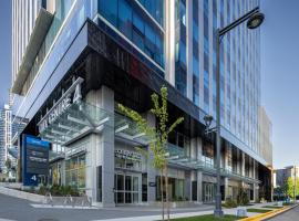 Homewood Suites By Hilton Surrey, hotel v destinácii Surrey