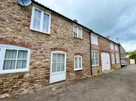 The Old Stables -5 min from M5, J14