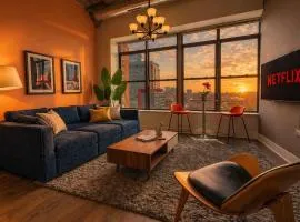 Cozy 2BR South Loop Condo with Optional Parking and Gym Near McCormick Place, Public Transit & City Hotspots