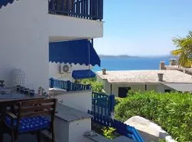 Blue View Apartment