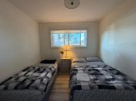 Vancouver Downtown Cozy Stay- Walk to FIFA Stadium, Skytrain & Cafes- Free Parking