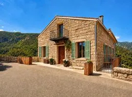 CASA ZITELLINI Authentique maison de village - piscines naturelles de Zoza