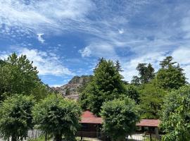 LB Guest House, готель у місті Тальякоццо