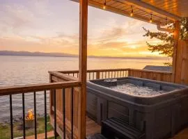 Chalet 691 Waterfront with Spa, Fireplace, WiFi & AC