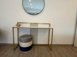 Ferienwohnung am Wald und Hannover Stadt, Contactless Check -in, free parking,, Hotel in Ronnenberg