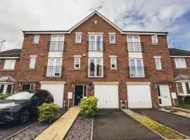 4-Bedroom Family Home in Mickleover - Private Driveway - Spacious Garden