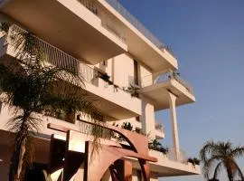 Greg Hotel