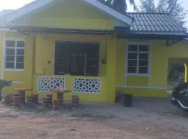 Rumah Kuning Homestay
