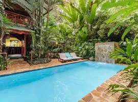 Private Villa with Pool & Heated Jacuzzi Cocles Beach