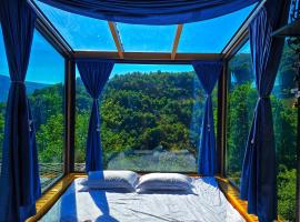 Hill House Merisi: Merisi şehrinde bir otel