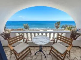 Stavros Beachfront Domes by Booking Kottas