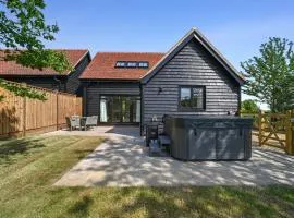 Partridge Rest with Hot Tub, Gestingthorpe