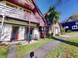 87 Strawberry Hill, Tolroy Manor