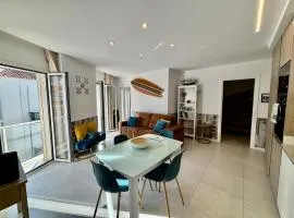 Hyper Centre, Beach 80m, Parking Available, Air Conditioning