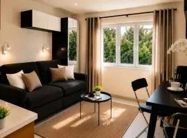 Studette Cannes Croisette Martinez Area