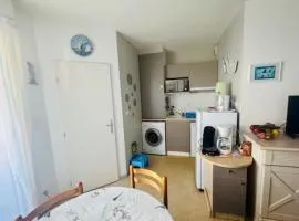Quiet apartment with marina view