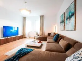 Premium 4BR Apartment, Stunning Views Overlooking the Central Station
