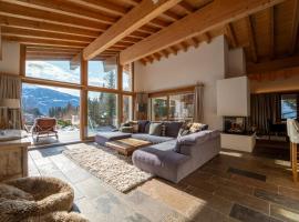 Luxury Chalet in Laax with Stunning Views, Hotel in Laax